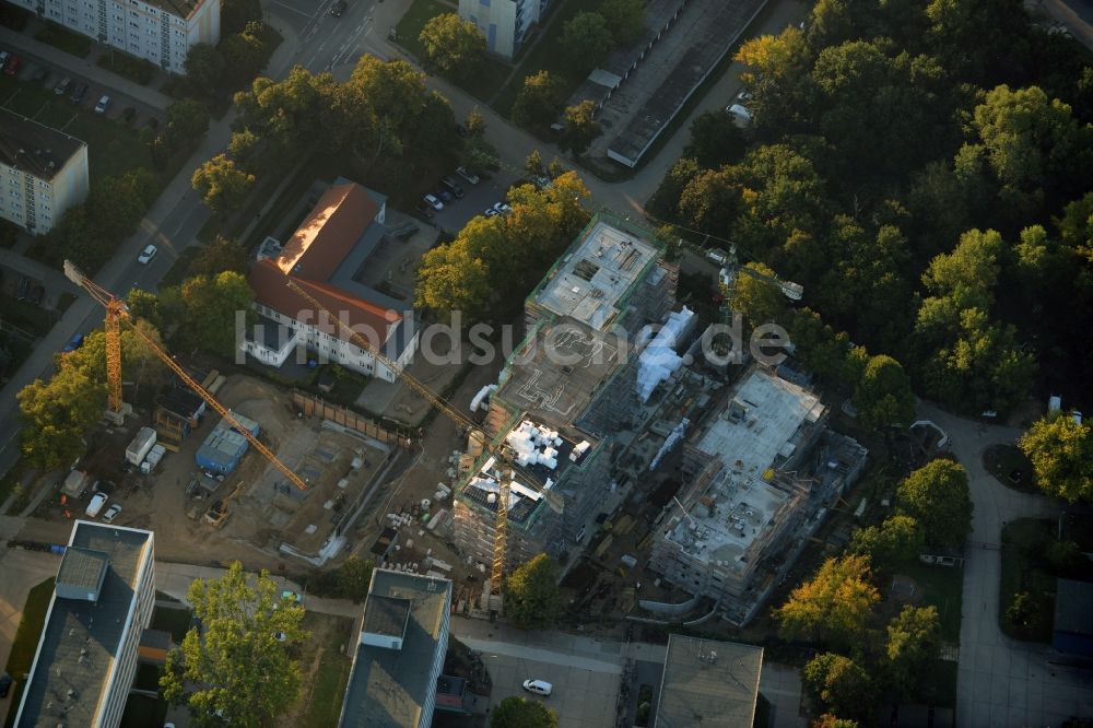 Luftbild Teltow - Baustelle zum Neubau einer Wohnanlage an der Elbestraße Ecke Iserstraße in Teltow im Bundesland Brandenburg