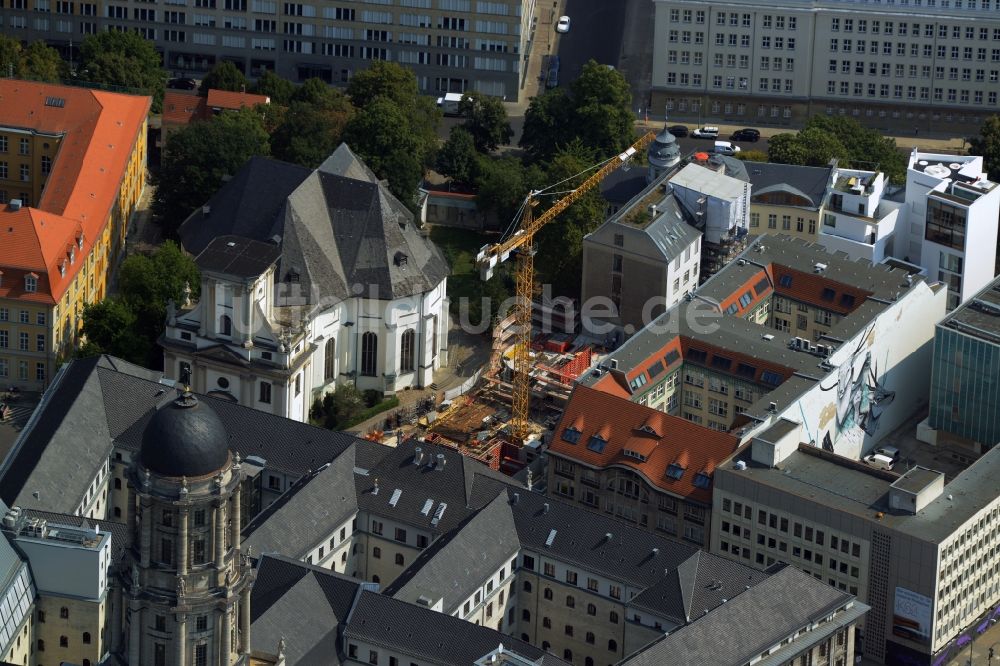 Berlin von oben - Baustelle zum Neubau der Wohnanlage Klostergärten in der Klosterstraße im Ortsteil Mitte in Berlin