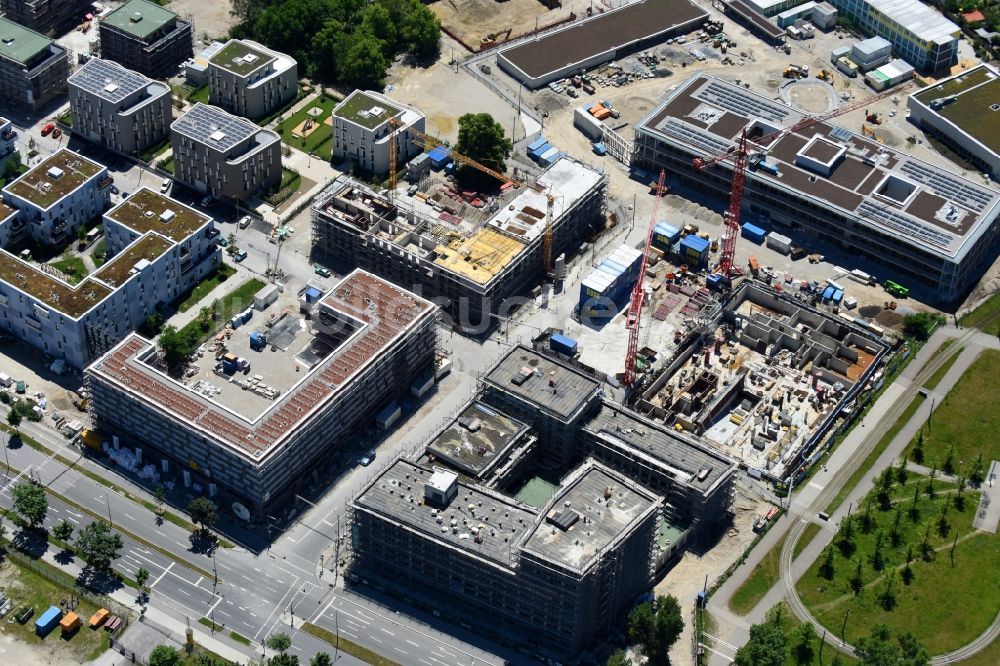 München aus der Vogelperspektive: Baustelle zum Neubau Wohnanlage meinraum im Domagkpark im Ortsteil Schwabing-Freimann in München im Bundesland Bayern, Deutschland