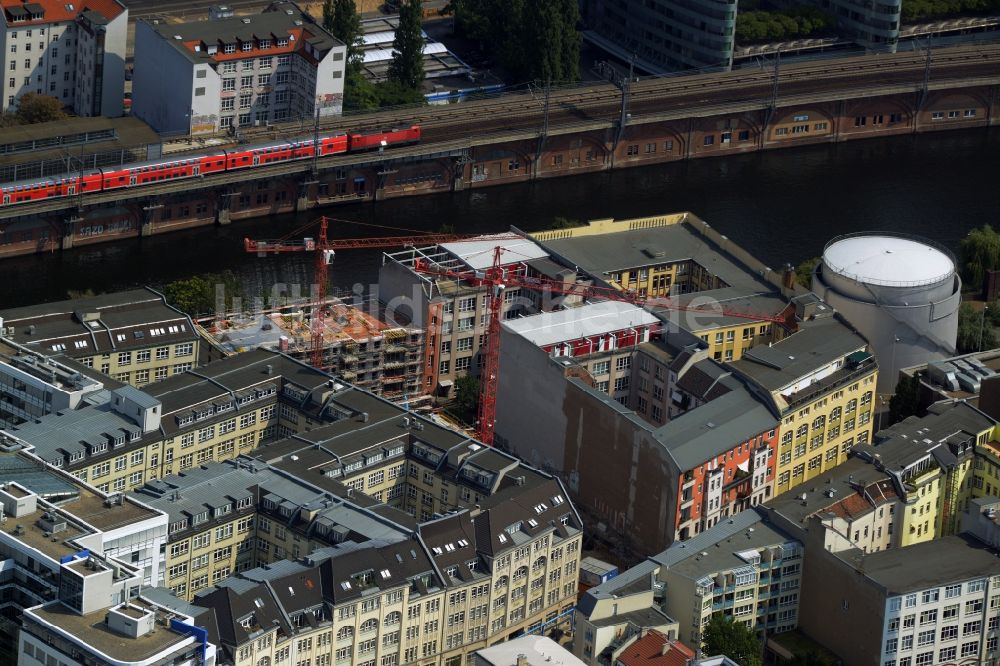 Berlin aus der Vogelperspektive: Baustelle zum Neubau der Wohnanlage Be Mitte in der Rungestraße im Ortsteil Mitte in Berlin