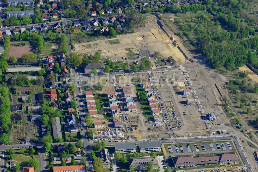 Luftaufnahme Berlin - Baustelle zum Neubau einer Wohnanlage am Rinchnancher Weg in Karlshorst im Bezirk Lichtenberg in Berlin