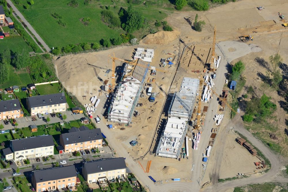 Luftbild Berlin - Baustelle zum Neubau einer Wohnanlage an der Wegedornstraße im Ortsteil Altglienicke im Bezirk Treptow-Köpenick in Berlin