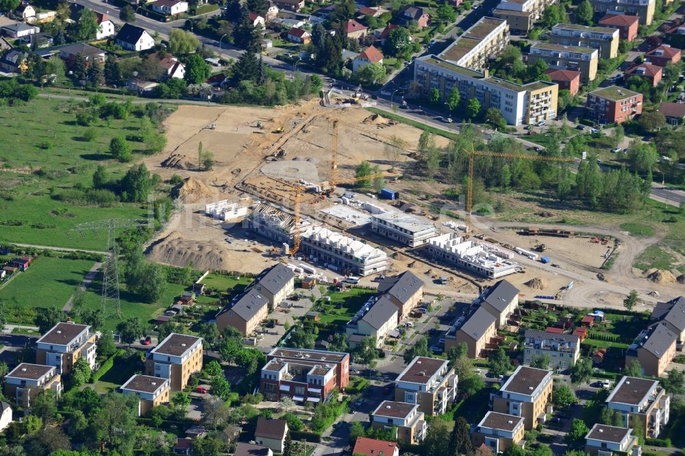 Luftaufnahme Berlin - Baustelle zum Neubau einer Wohnanlage an der Wegedornstraße im Ortsteil Altglienicke im Bezirk Treptow-Köpenick in Berlin