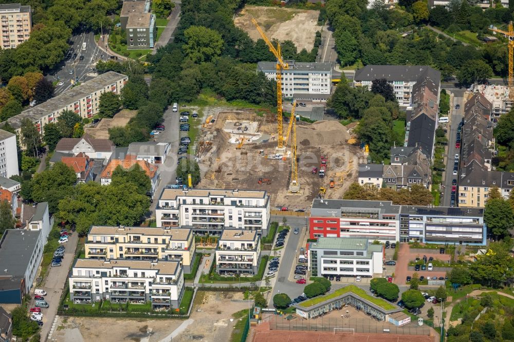 Essen von oben - Baustelle zum Neubau von Wohnblöcken mit Eigentumswohnungen entlang der Veronikastraße in Essen im Bundesland Nordrhein-Westfalen - NRW, Deutschland