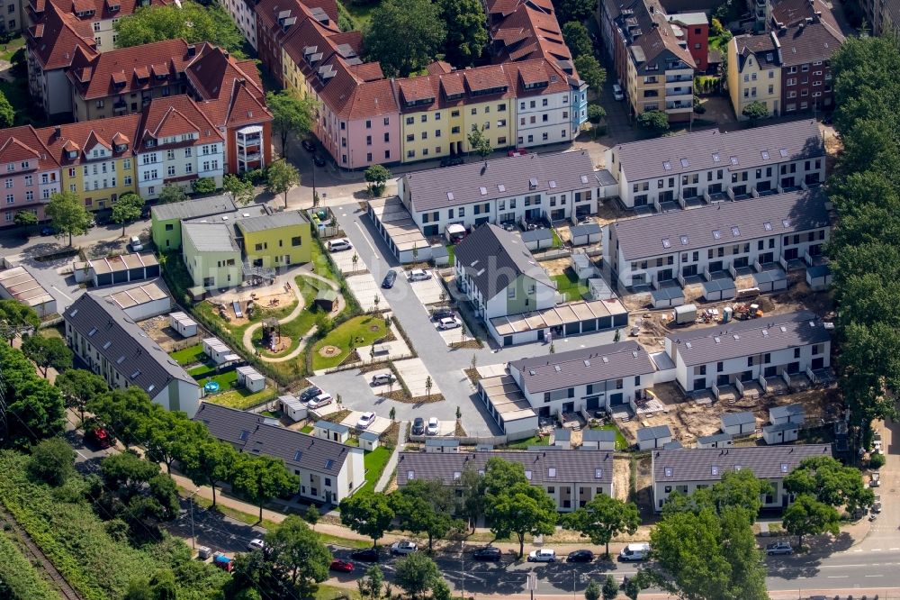 Oberhausen aus der Vogelperspektive: Baustelle zum Neubau- Wohngebiet einer Einfamilienhaus- Siedlung der Deutschen Reihenhaus AG in Oberhausen im Bundesland Nordrhein-Westfalen