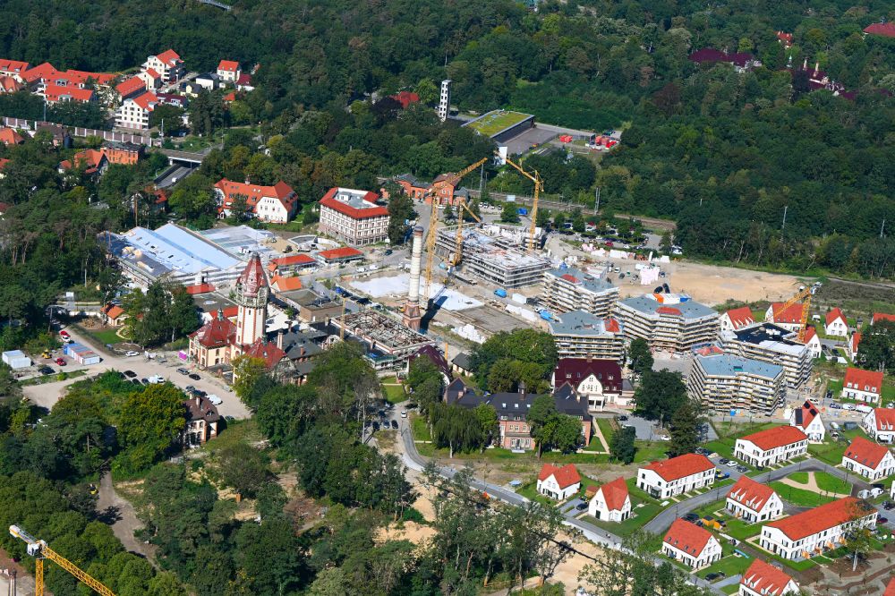 Beelitz aus der Vogelperspektive: Baustelle zum Neubau eines Wohngebiets Quartier Beelitz-Heilstätten in Beelitz im Bundesland Brandenburg, Deutschland