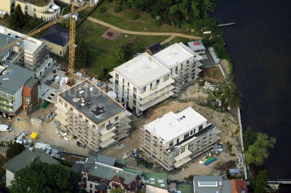 Luftaufnahme Berlin - Baustelle zum Neubau einer Wohnhausanlage am Müggelsee im Ortsteil Friedrichshagen in Berlin