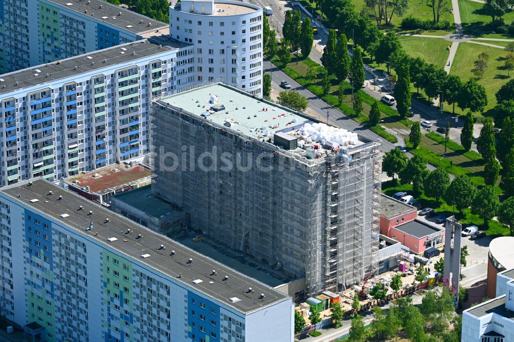 Berlin von oben - Baustelle zum Neubau eines Wohnhauses in Berlin, Deutschland