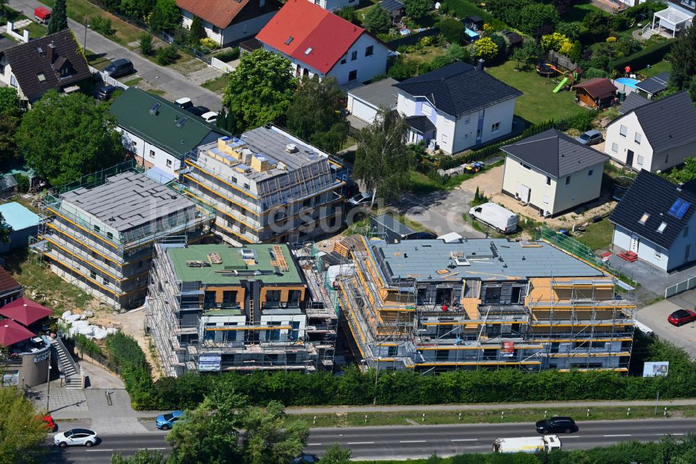 Berlin von oben - Baustelle zum Neubau eines Wohnhauses in Berlin, Deutschland