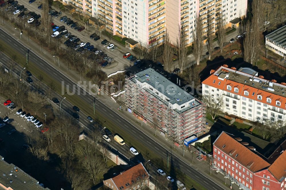 Berlin aus der Vogelperspektive: Baustelle zum Neubau eines Wohnhauses EAST SIDE STUDIOS in Berlin, Deutschland