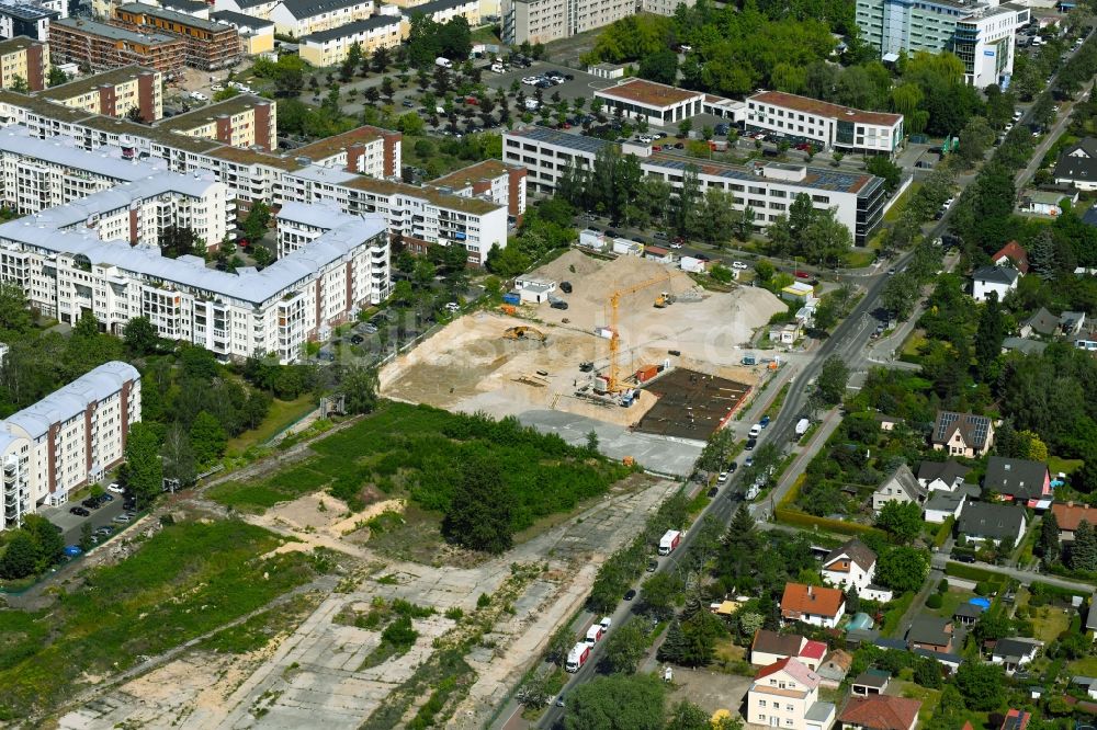 Berlin von oben - Baustelle zum Neubau eines Wohnhauses Ferdinand's Garden im Ortsteil Hohenschönhausen in Berlin, Deutschland