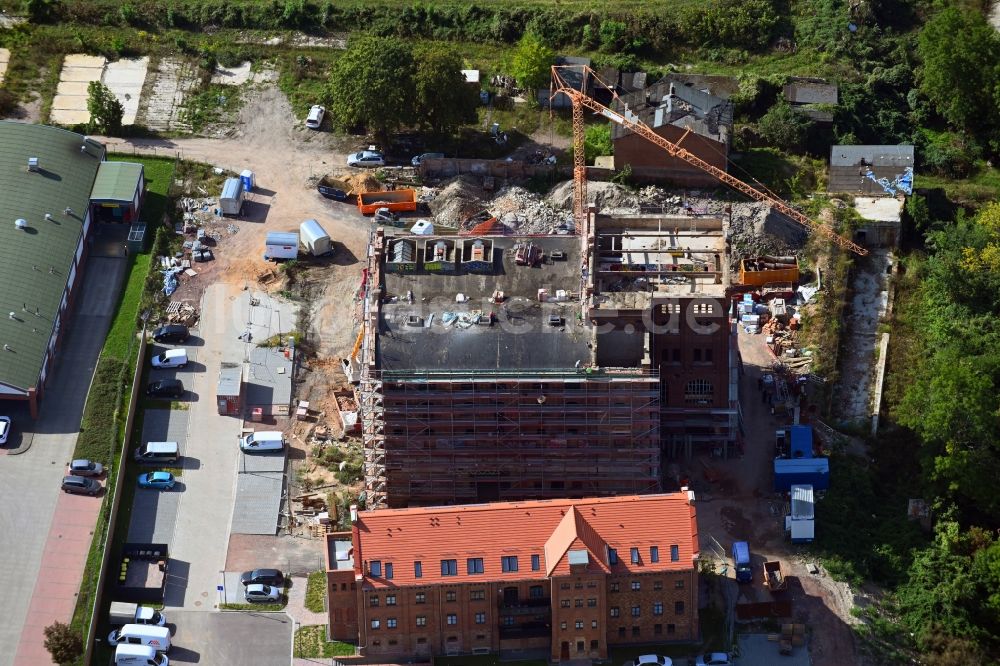 Luftaufnahme Halle (Saale) - Baustelle zum Neubau eines Wohnhauses auf dem Gelände der ehemaligen Böllberger Brauerei in Halle (Saale) im Bundesland Sachsen-Anhalt, Deutschland