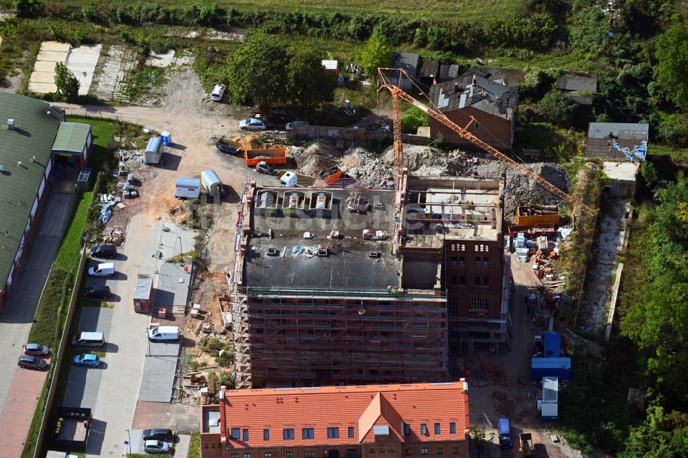 Halle (Saale) von oben - Baustelle zum Neubau eines Wohnhauses auf dem Gelände der ehemaligen Böllberger Brauerei in Halle (Saale) im Bundesland Sachsen-Anhalt, Deutschland