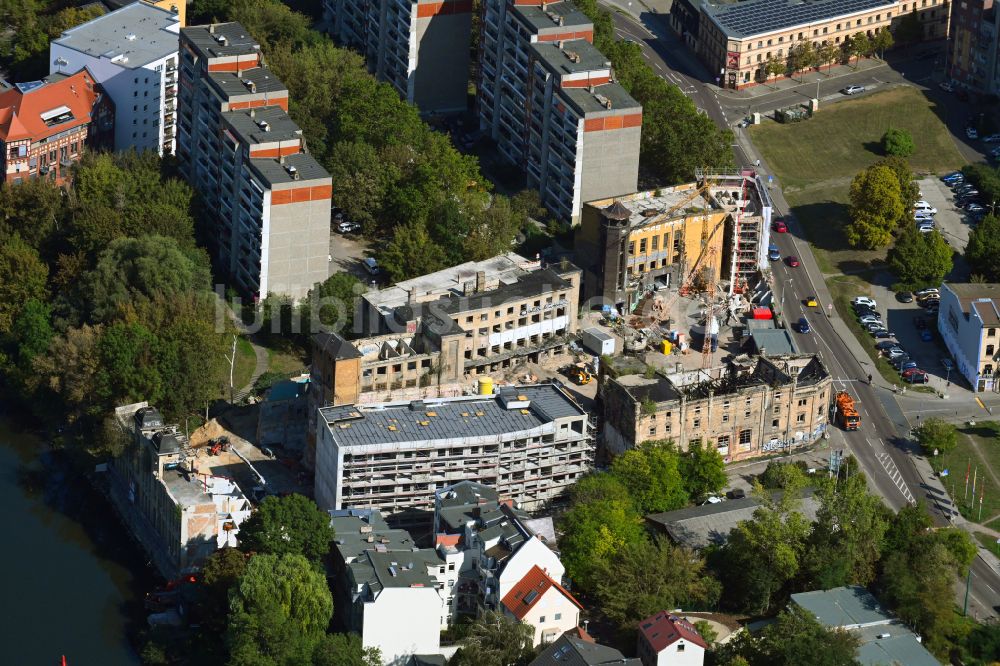 Halle (Saale) aus der Vogelperspektive: Baustelle zum Neubau eines Wohnhauses auf dem Gelände der ehemaligen Freyberg Brauerei an den Weingärten in Halle (Saale) im Bundesland Sachsen-Anhalt, Deutschland