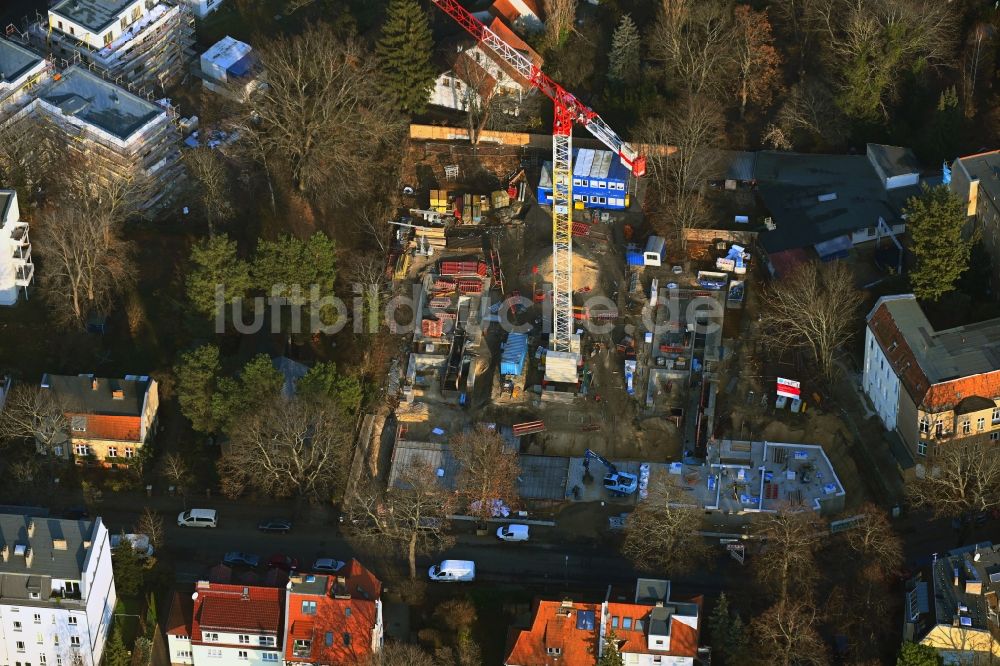 Luftaufnahme Berlin - Baustelle zum Neubau eines Wohnhauses der GESOBAU AG im Ortsteil Niederschönhausen in Berlin, Deutschland