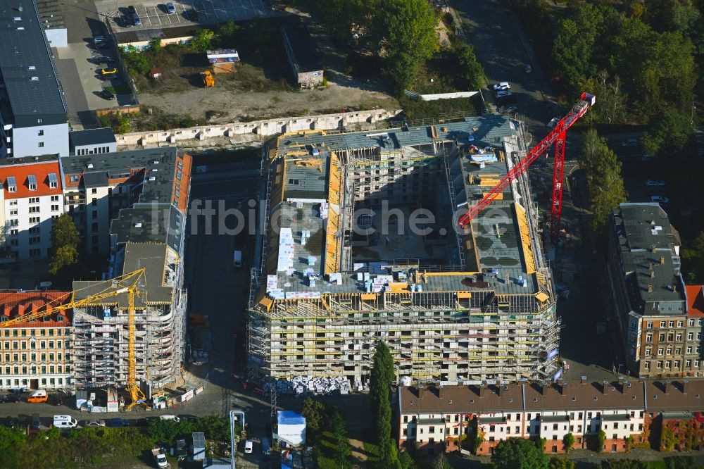 Luftbild Leipzig - Baustelle zum Neubau eines Wohnhauses an der Göschenstraße im Ortsteil Reudnitz in Leipzig im Bundesland Sachsen, Deutschland