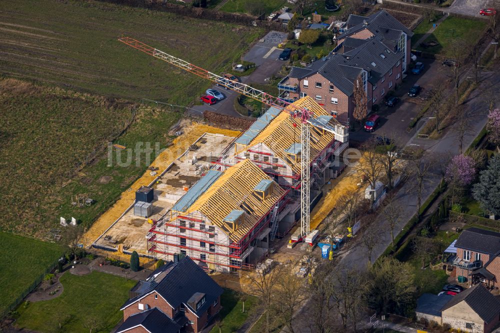 Dolberg von oben - Baustelle zum Neubau eines Wohnhauses Haus Eisvogel - Haus Pirol in Dolberg im Bundesland Nordrhein-Westfalen, Deutschland