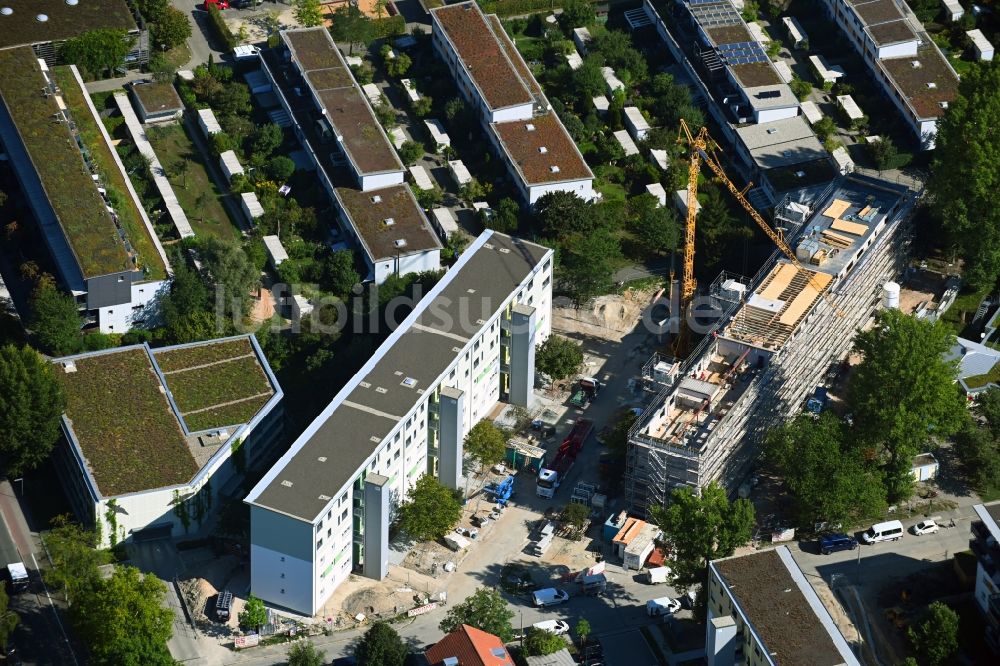 Erlangen von oben - Baustelle zum Neubau eines Wohnhauses an der Johann-Kalb-Straße - Thymianweg in Erlangen im Bundesland Bayern, Deutschland