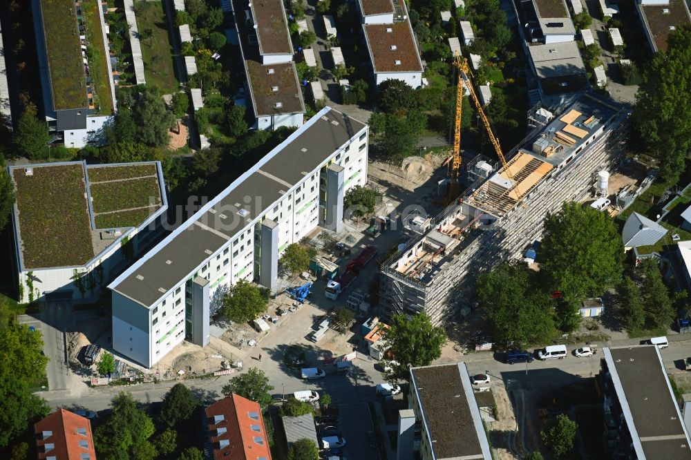 Erlangen aus der Vogelperspektive: Baustelle zum Neubau eines Wohnhauses an der Johann-Kalb-Straße - Thymianweg in Erlangen im Bundesland Bayern, Deutschland