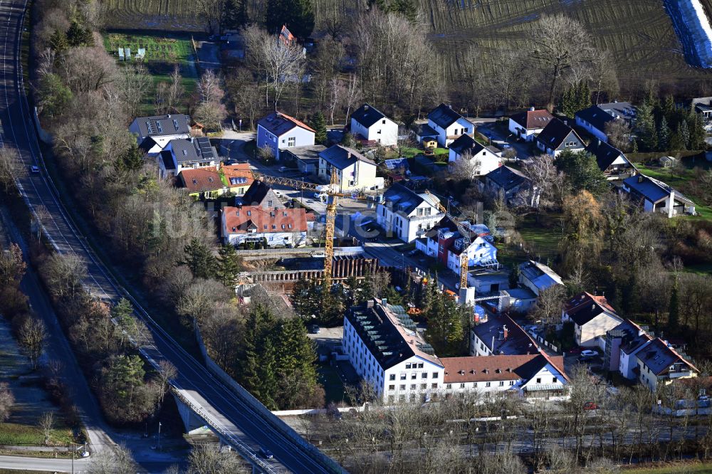 Luftbild Karlsfeld - Baustelle zum Neubau eines Wohnhauses in Karlsfeld im Bundesland Bayern, Deutschland