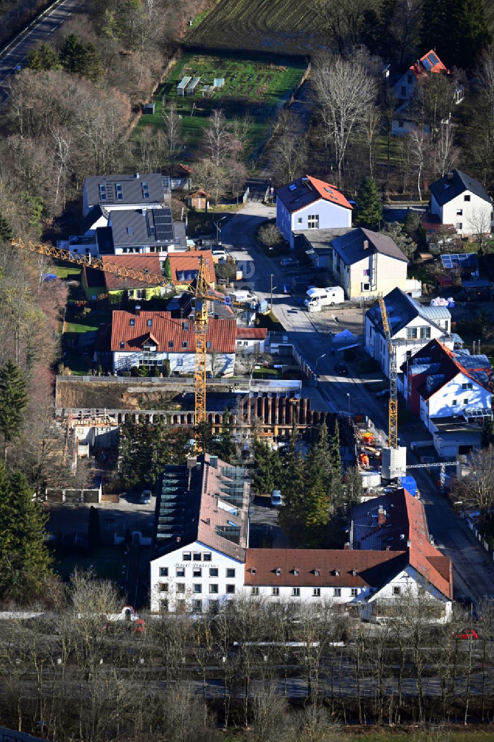Karlsfeld von oben - Baustelle zum Neubau eines Wohnhauses in Karlsfeld im Bundesland Bayern, Deutschland