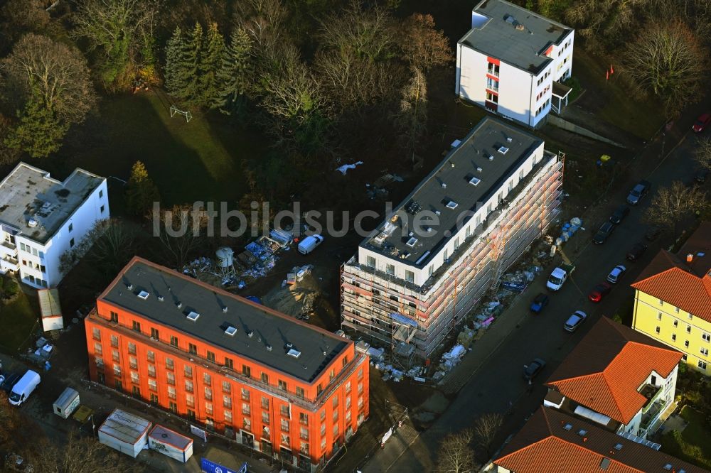 Luftbild Berlin - Baustelle zum Neubau eines Wohnhauses Kuckhoffstraße in Niederschönhausen in Berlin, Deutschland