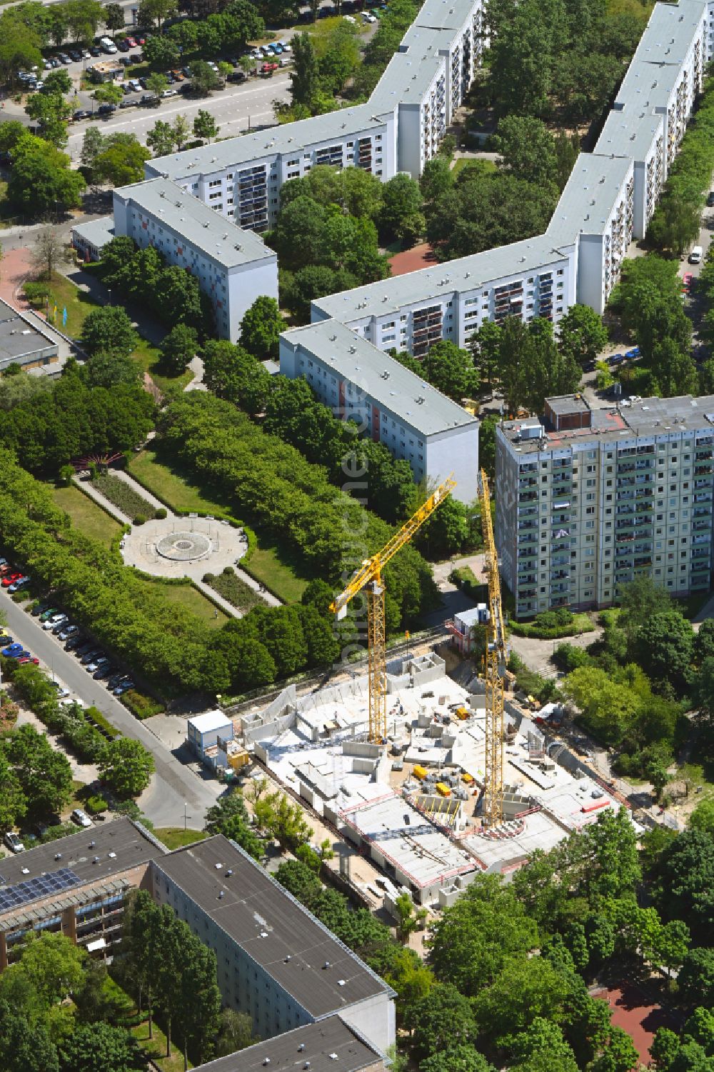 Luftaufnahme Berlin - Baustelle zum Neubau eines Wohnhauses Lion-Feuchtwanger-Straße 61 in Berlin, Deutschland