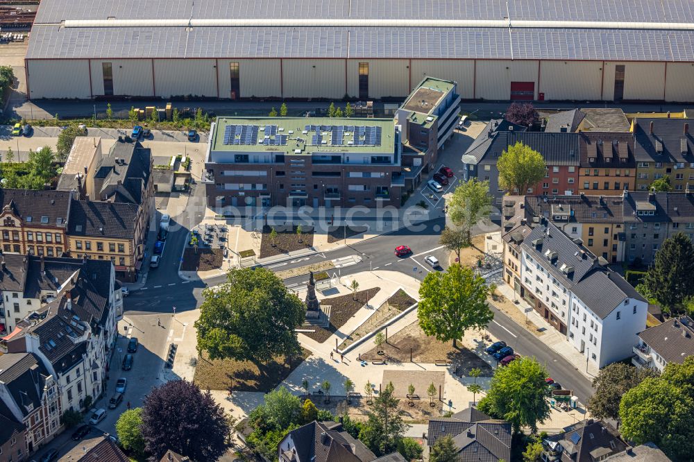 Luftaufnahme Witten - Baustelle zum Neubau eines Wohnhauses - Mehrgenerationenhaus mit Kindertagesstatte am Karl-Marx-Platz in Witten im Bundesland Nordrhein-Westfalen, Deutschland