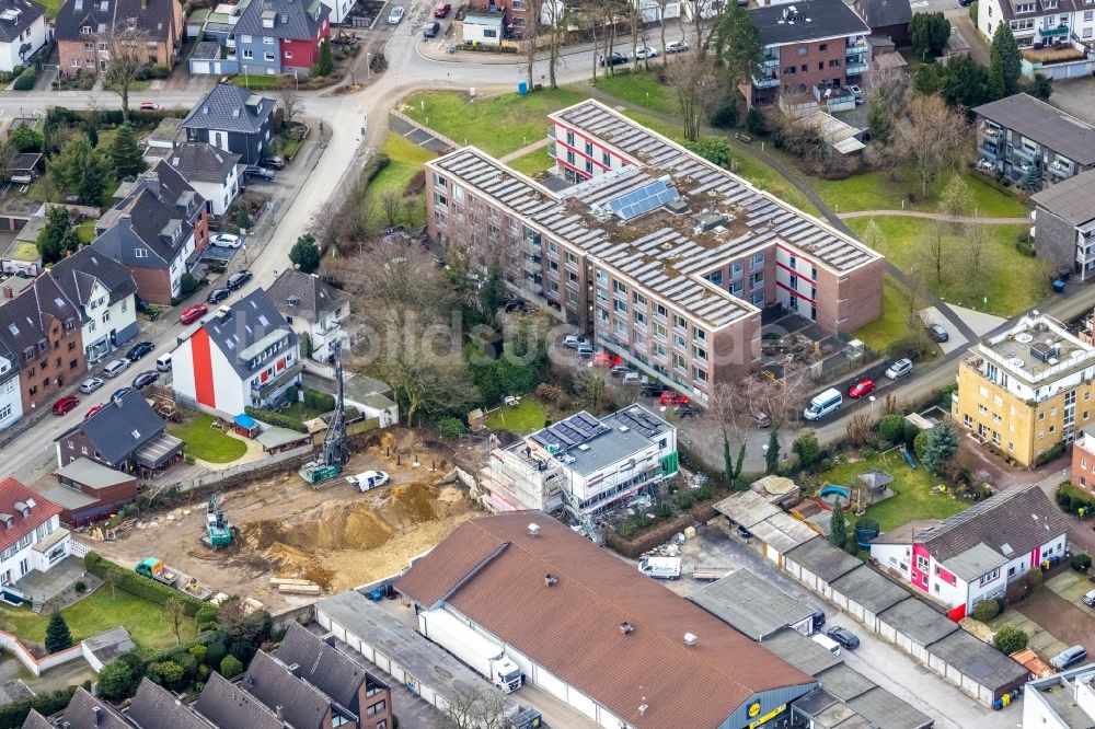 Bottrop aus der Vogelperspektive: Baustelle zum Neubau eines Wohnhauses neben dem Seniorenzentrum Käthe Braus an der Neustraße im Ortsteil Stadtmitte in Bottrop im Bundesland Nordrhein-Westfalen, Deutschland