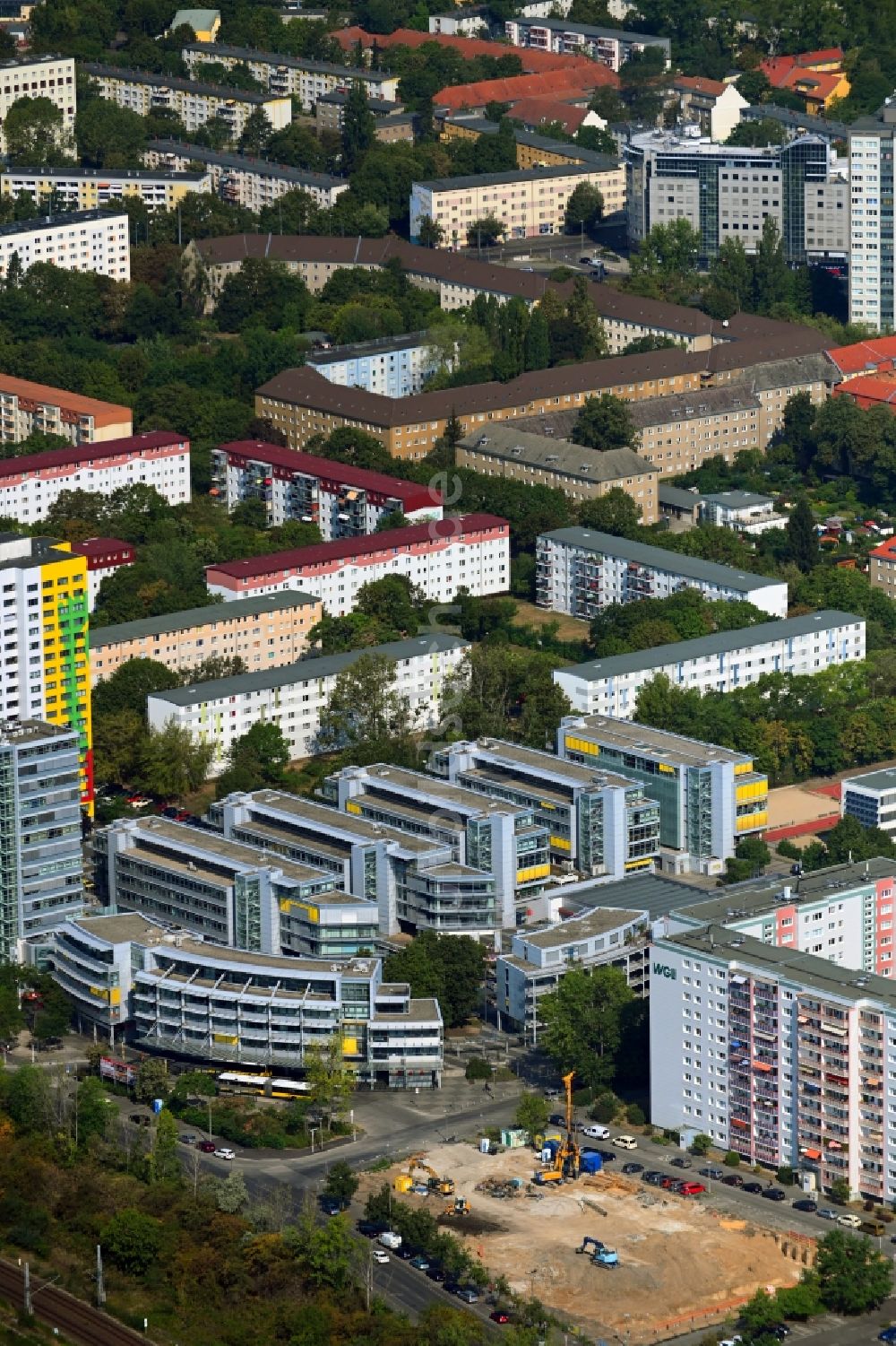 Luftaufnahme Berlin - Baustelle zum Neubau eines Wohnhauses im Ortsteil Fennpfuhl in Berlin, Deutschland