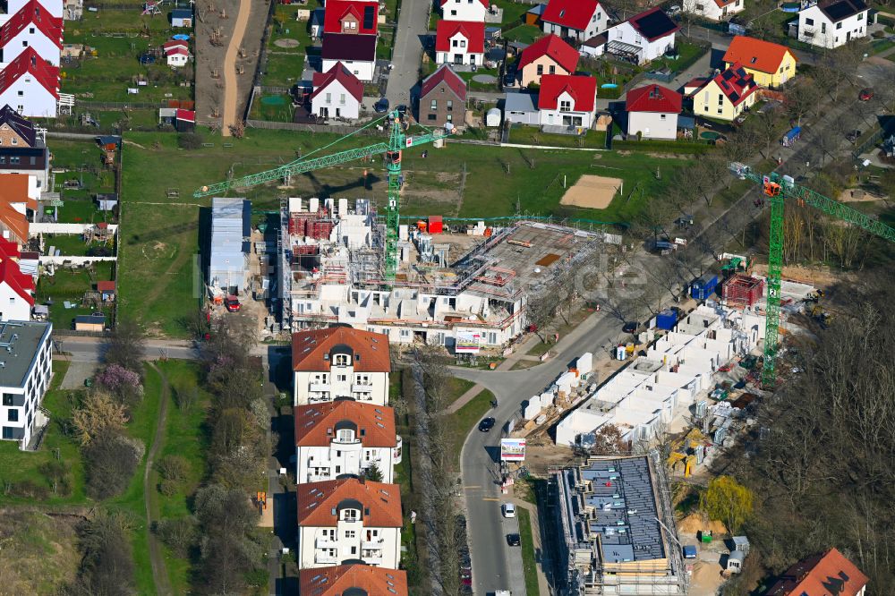 Potsdam aus der Vogelperspektive: Baustelle zum Neubau eines Wohnhauses im Ortsteil Golm in Potsdam im Bundesland Brandenburg, Deutschland