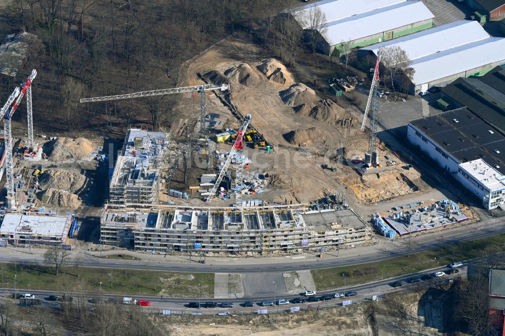 Luftbild Berlin - Baustelle zum Neubau eines Wohnhauses im Ortsteil Haselhorst in Spandau in Berlin, Deutschland