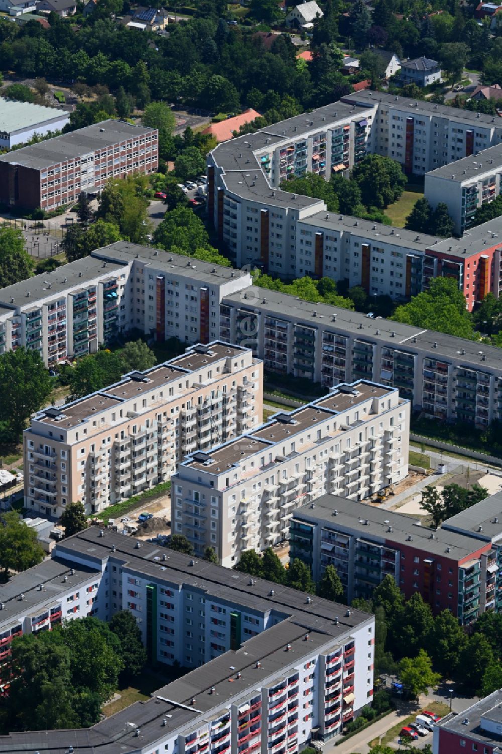 Berlin aus der Vogelperspektive: Baustelle zum Neubau eines Wohnhauses im Ortsteil Hellersdorf in Berlin, Deutschland