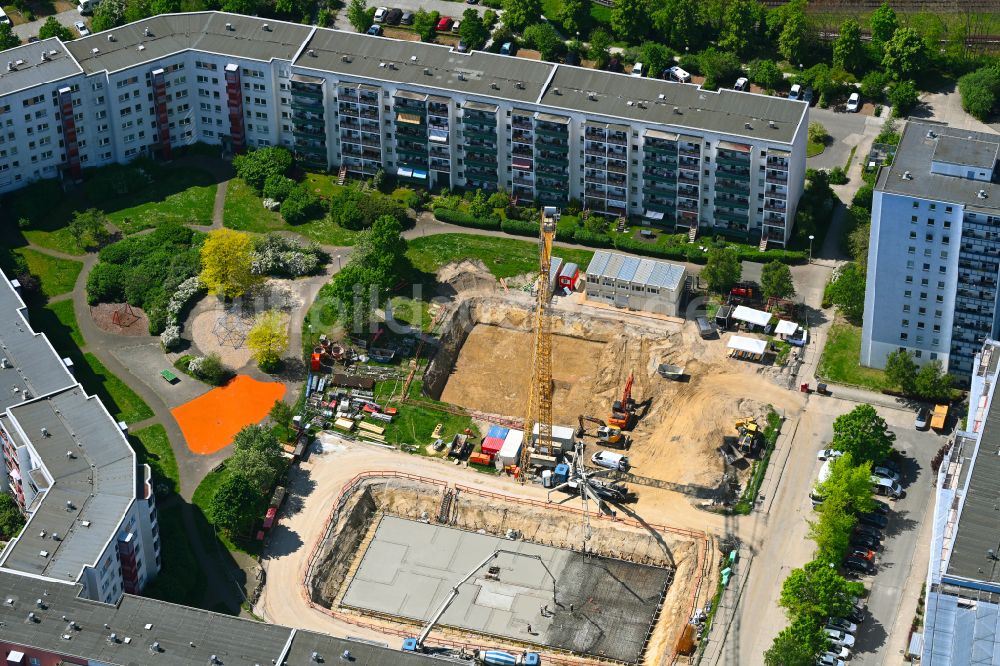 Berlin von oben - Baustelle zum Neubau eines Wohnhauses im Ortsteil Kaulsdorf in Berlin, Deutschland