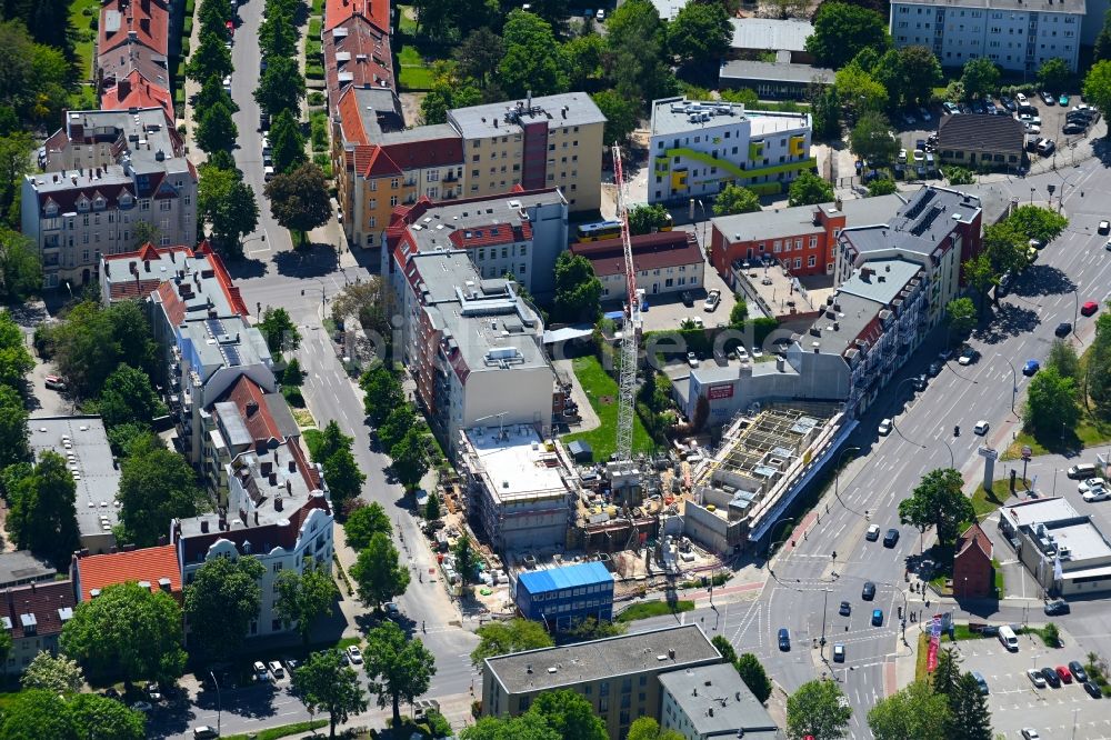 Luftaufnahme Berlin - Baustelle zum Neubau eines Wohnhauses im Ortsteil Mariendorf in Berlin, Deutschland