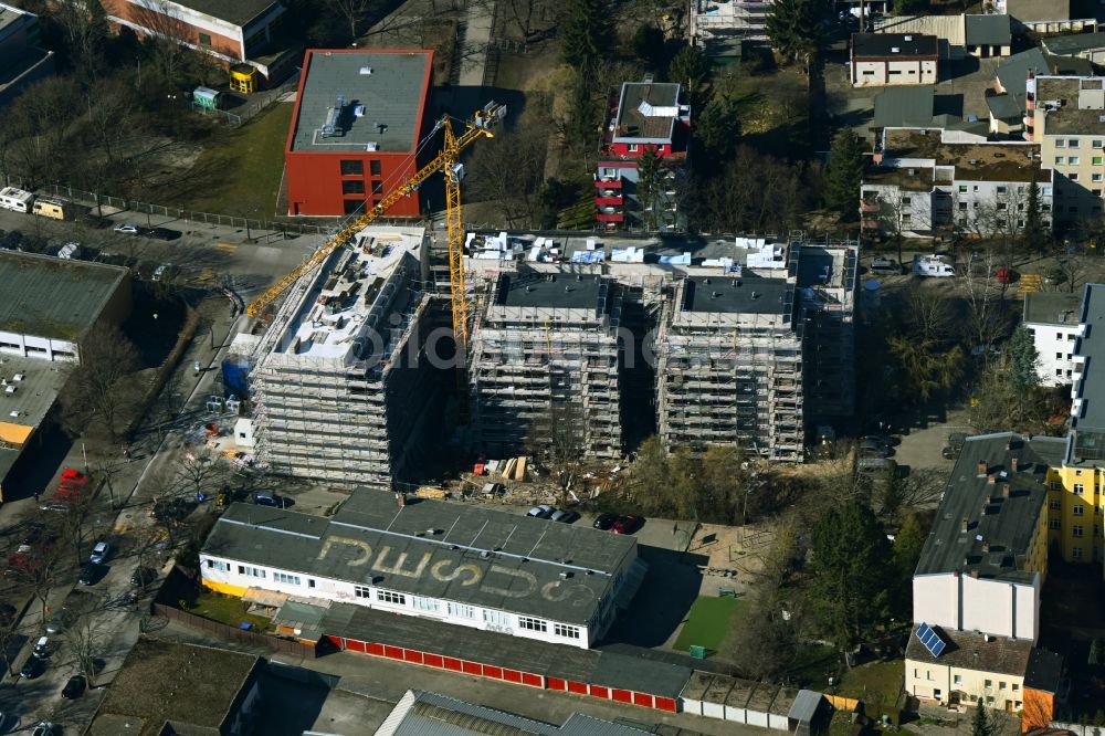 Berlin von oben - Baustelle zum Neubau eines Wohnhauses des Projekts entSPANDAU an der Flankenschanze in Berlin, Deutschland