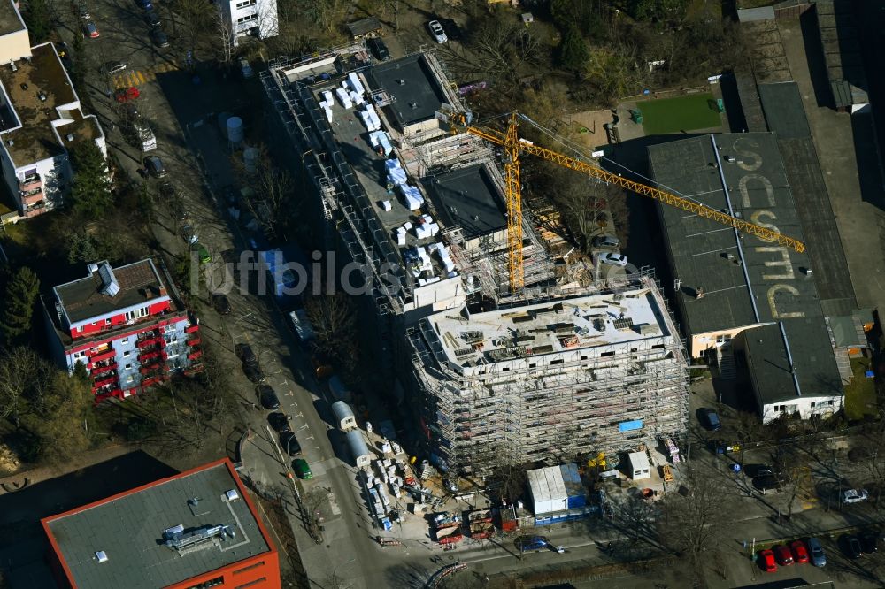 Luftbild Berlin - Baustelle zum Neubau eines Wohnhauses des Projekts entSPANDAU an der Flankenschanze in Berlin, Deutschland