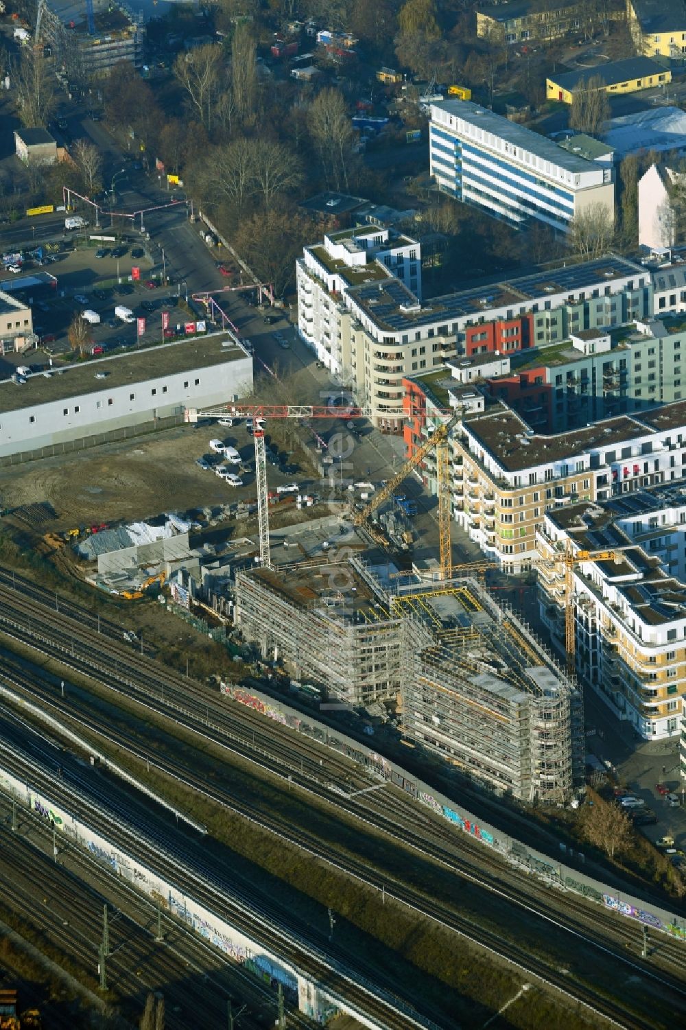 Berlin aus der Vogelperspektive: Baustelle zum Neubau eines Wohnhauses Revaler Spitze im Ortsteil Friedrichshain in Berlin, Deutschland