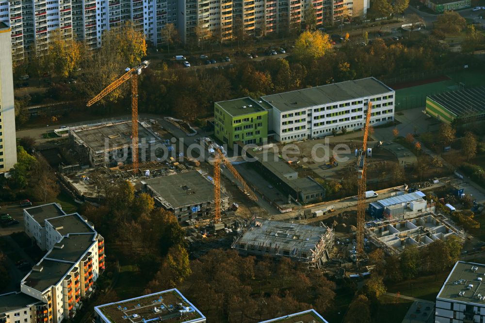 Luftbild Berlin - Baustelle zum Neubau eines Wohnhauses Südliche Ringkolonnaden im Ortsteil Marzahn in Berlin, Deutschland