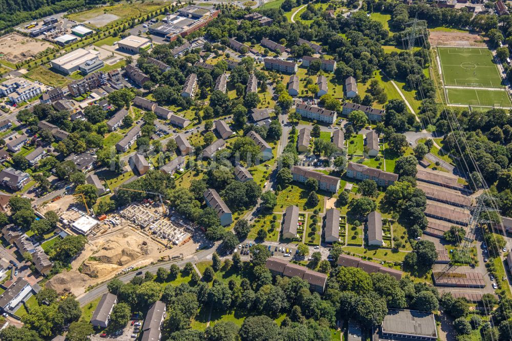 Luftaufnahme Dinslaken - Baustelle zum Neubau eines Wohnhauses Solarquartier in Dinslaken im Bundesland Nordrhein-Westfalen, Deutschland