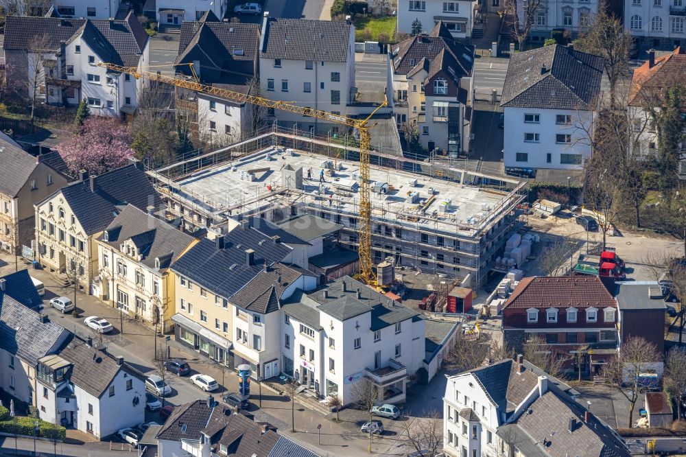 Arnsberg von oben - Baustelle zum Neubau eines Wohnhauses Am Spring am Springufer - Lange Wende in Arnsberg im Bundesland Nordrhein-Westfalen, Deutschland