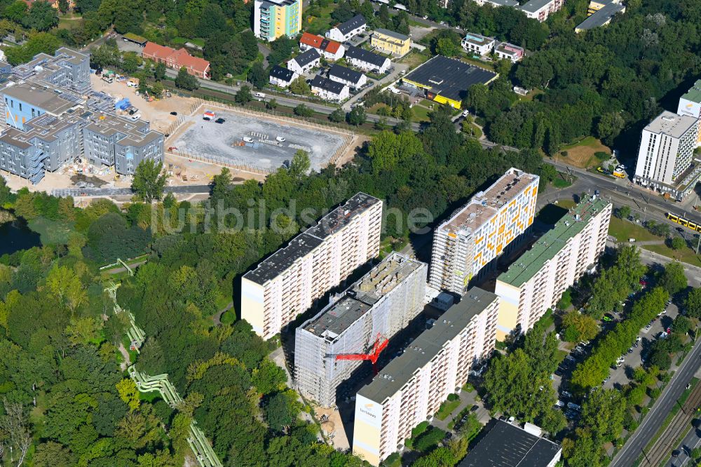 Berlin von oben - Baustelle zum Neubau eines Wohnhauses mit Studentenapartments der Belinovo Grundstücksentwicklung GmbH in Berlin, Deutschland