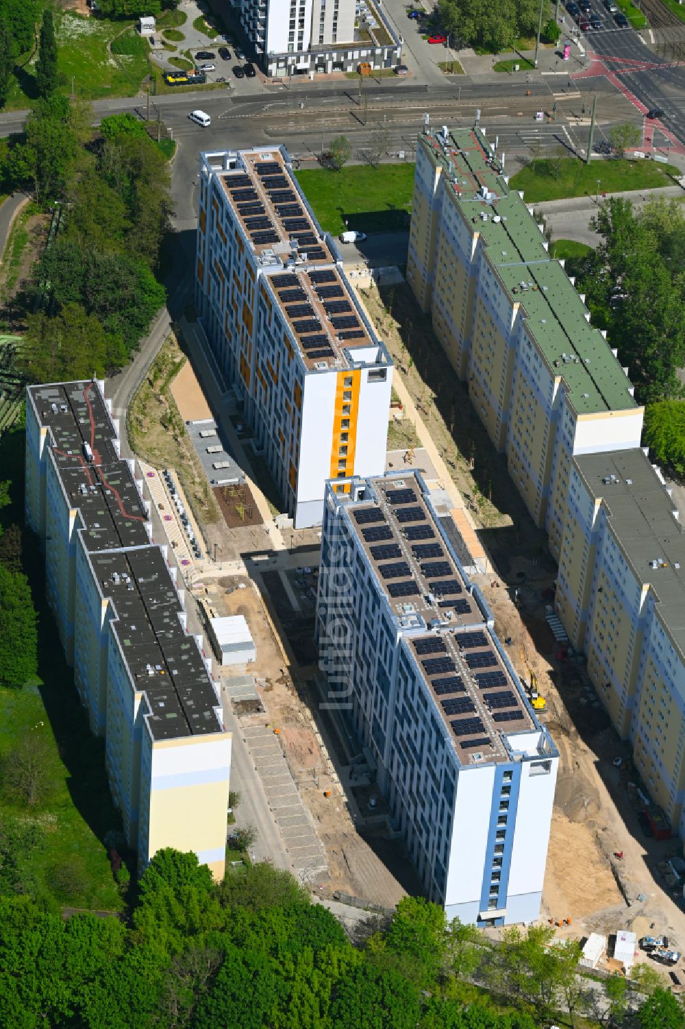 Berlin von oben - Baustelle zum Neubau eines Wohnhauses mit Studentenapartments der Belinovo Grundstücksentwicklung GmbH in Berlin, Deutschland