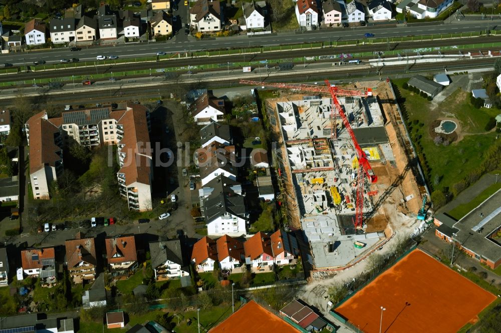 Mühlheim am Main von oben - Baustelle zum Neubau eines Wohnhauses Am Wingertsweg im Ortsteil Markwald in Mühlheim am Main im Bundesland Hessen, Deutschland