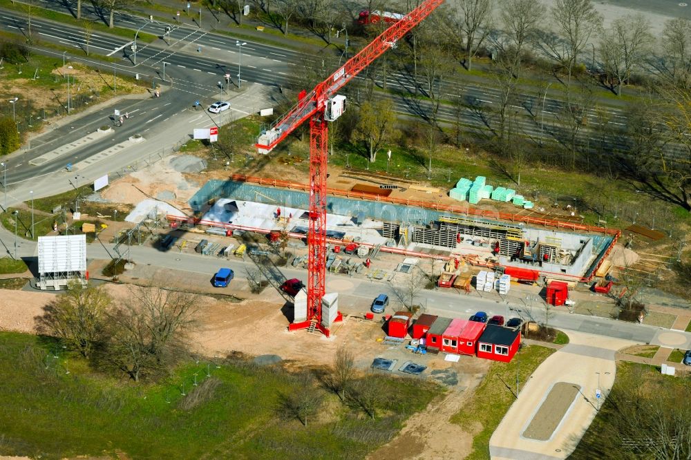 Schweinfurt von oben - Baustelle zum Neubau eines Wohnhauses Wohnen am Quartierseingang im Ortsteil Bellevue in Schweinfurt im Bundesland Bayern, Deutschland