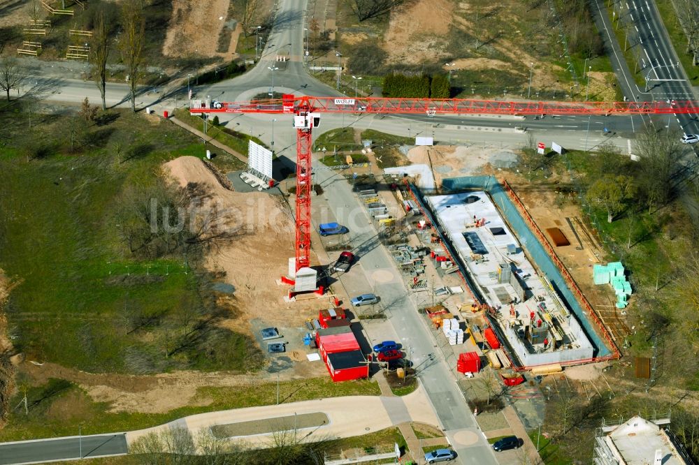 Schweinfurt aus der Vogelperspektive: Baustelle zum Neubau eines Wohnhauses Wohnen am Quartierseingang im Ortsteil Bellevue in Schweinfurt im Bundesland Bayern, Deutschland