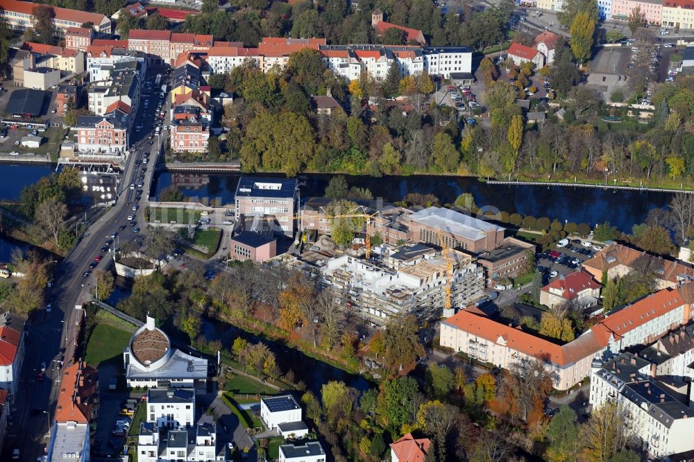 Brandenburg an der Havel von oben - Baustelle zum Neubau eines Wohnhauses der Wohnen am Stadtbad Brandenburg an der Havel GmbH an der Kanalstraße in Brandenburg an der Havel im Bundesland Brandenburg, Deutschland