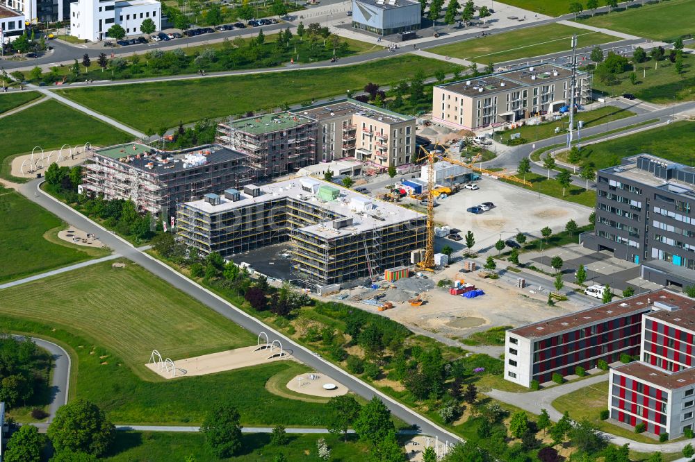 Würzburg von oben - Baustelle zum Neubau eines Wohnhauses im Wohngebiet Hubland in Würzburg im Bundesland Bayern, Deutschland