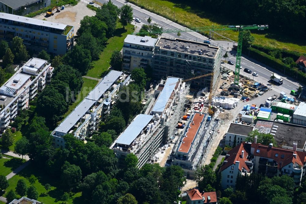 Luftbild München - Baustelle zum Neubau eines Wohnhauses an der Wolfratshauser Straße im Ortsteil Obersendling in München im Bundesland Bayern, Deutschland