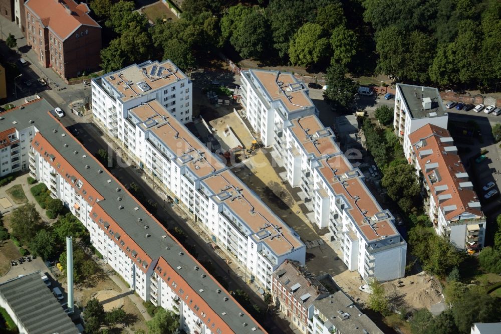 Luftbild Berlin - Baustelle zum Neubau eines Wohnkomplexes am Ufer der Dahme im Stadtteil Köpenick in Berlin